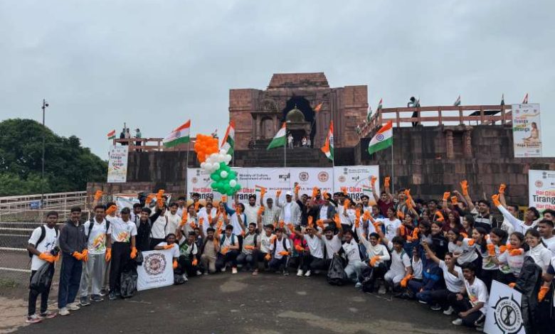 विश्व धरोहर भोजपुर मंदिर से दिया देशभक्ति और स्वच्छता का