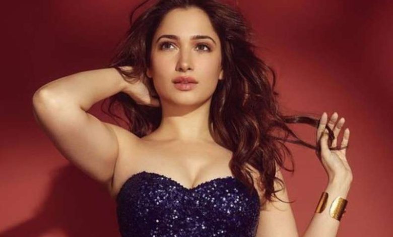 विषाल भारद्वाज के 'Romeo' में पहला शाहिद–तमन्ना ऑन‑स्क्रीन कम्बिनेशन, सनसनी फैली 1 विषाल भारद्वाज के Romeo में पहला शाहिद–तमन्ना ऑन‑स्क्रीन कम्बिनेशन सनसनी