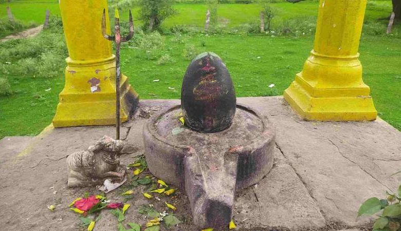 श्मशान में बसा शिवधाम! रीवा में भोलेनाथ का चमत्कारी शिवलिंग बढ़ता है अपने आप 1 श्मशान में बसा शिवधाम रीवा में भोलेनाथ का चमत्कारी शिवलिंग