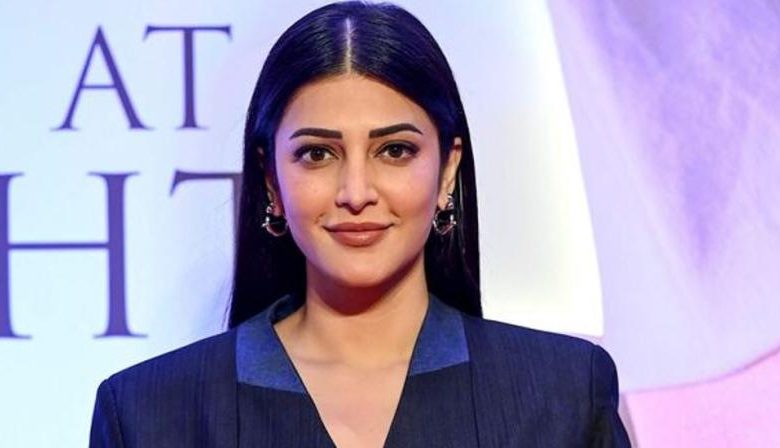 श्रुति हासन बोलीं साउथ के सितारे रहते हैं जमीन से