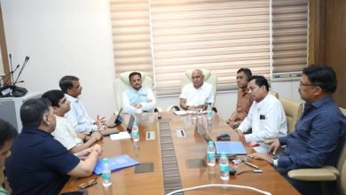 सरकार स्वास्थ्य सेवाओं को व्यापक एवं सुदृढ़ बनाने के लिए