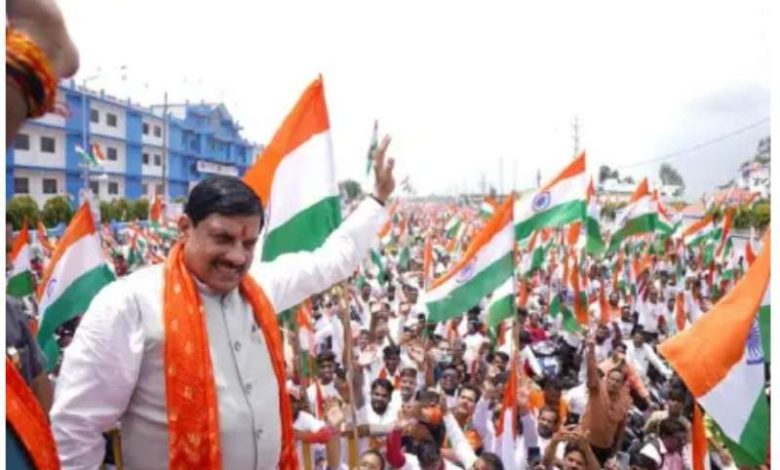 सीएम मोहन यादव के साथ ये देश है वीर जवानों का