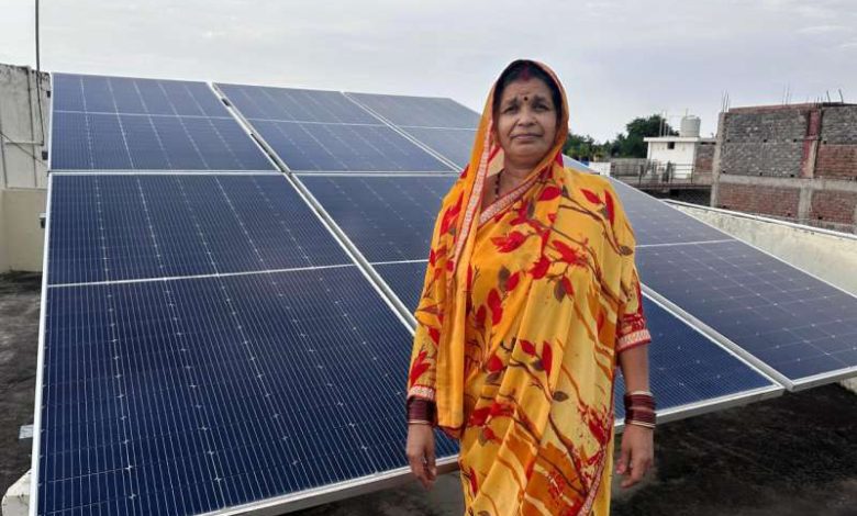 सौर ऊर्जा से हेमलता का घर जगमगाया