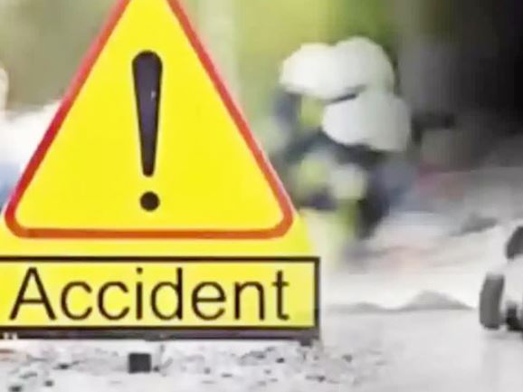 हाइवा और ऑटो की भिडंत में 8 की मौत 4