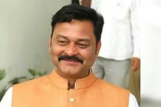 MP: अवैध खनन मामले में विधायक संजय पाठक की मुश्किलें बढ़ी, वकीलों ने केस लड़ने से इंकार 1 Screenshot 20250910 130829.Chrome28129