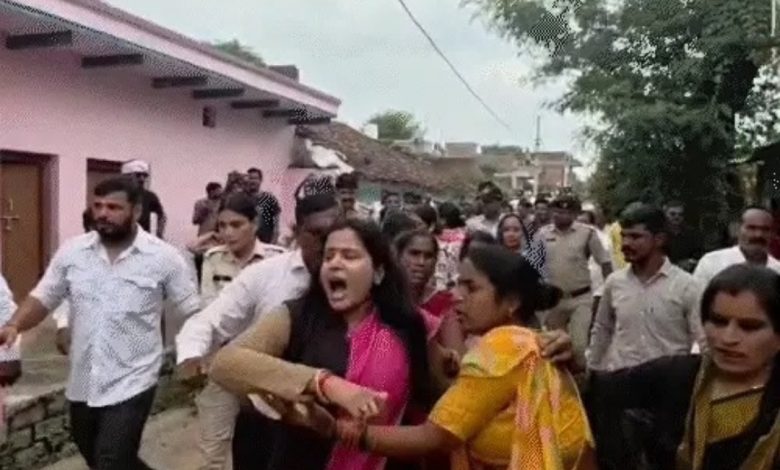MP : चलते रद्द हुआ शिवराज का किसान संवाद कार्यक्रम:सतना में कांग्रेस और पुलिस की झड़प; कांग्रेसी बोले- सरकार जनता की आवाज से डरी 1 Screenshot 20250912 125756.WhatsApp28129