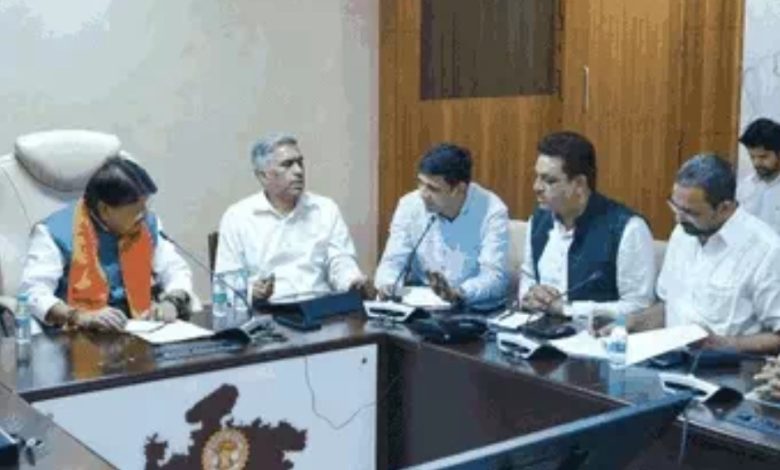 MP : मंत्रालय में महापौरों की हुई बैठक, मंत्री और ACS से कहा-अवैध कॉलोनियों पर सख्त कानून नहीं बनाया तो मुसीबत हो जाएगी, आयुक्त उनकी नहीं सुनते 1 Screenshot 20250924 104419.Chrome28129