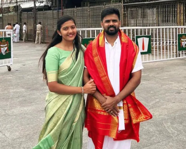 IAS नागार्जुन गौड़ा... डॉक्टरी छोड बने IAS, अब 51 करोड़ घोटाले का आरोप, पत्नी भी हैं आईएएस 6 Screenshot 20251012 114825.Chrome28129