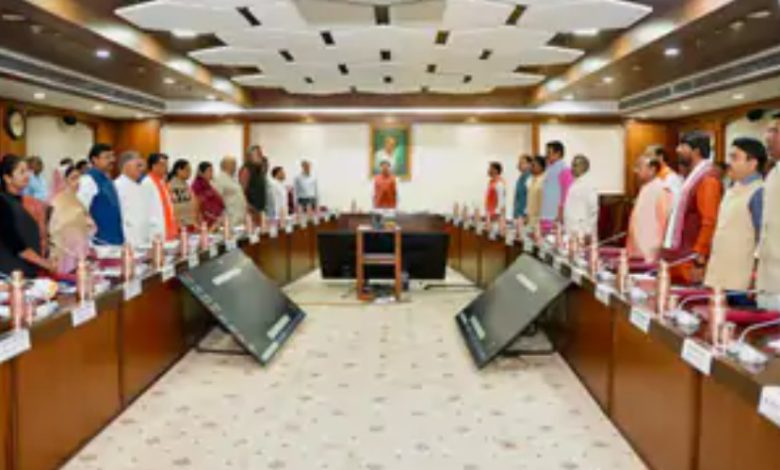 MP Cabinet : सरकारी आवास नहीं छोड़ने पर लगेगी 30 गुना पेनाल्टी, खेत से बिजली लाइन निकलने पर मिलेगा 200 प्रतिशत मुआवजा 1 Screenshot 20251028 214727.Chrome28129