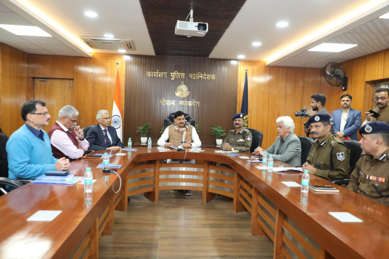 MP : सीएम मोहन यादव ने रायसेन एसपी को हटाया, भोपाल के दो टीआई हटाए गए 6 IMG 20251125 WA0026