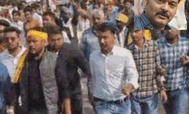 MP : भाजपा विधायक संजय पाठक पर 1135 एकड़ जमीन घोटाले का आरोप, चार कर्मचारियों के नाम जमीनें खरीदी, चारों लापता, जान को खतरा 1 InShot 20251119 20410736028129