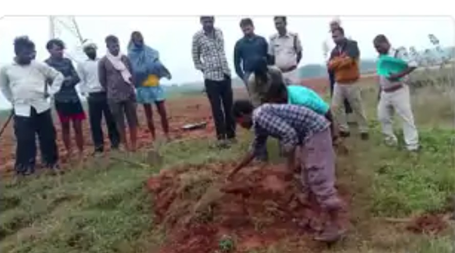 MP : मऊगंज में सिरप पिलाने के बाद बच्चे ने तोड़ा दम, कारण जानने कब्र से निकाला शव 6 Screenshot 20251104 110512.Chrome28129