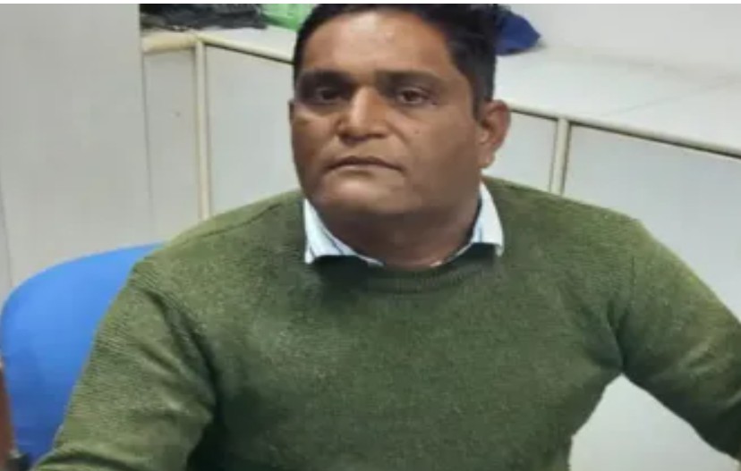 MP : बैंककर्मी को 15 हजार की रिश्वत लेते पकड़ा 6 Screenshot 20251124 225205.Chrome28129