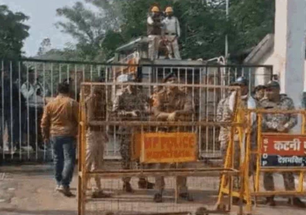 MP : भाजपा विधायक संजय पाठक पर 1135 एकड़ जमीन घोटाले का आरोप, चार कर्मचारियों के नाम जमीनें खरीदी, चारों लापता, जान को खतरा 3 screenshot 20251119 2035358600571573323164653