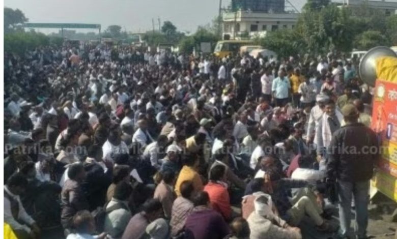 MP : धार में कर्जमाफी को लेकर आंदोलन, 4 हजार किसानों ने नेशनल हाईवे जाम किया 1 Screenshot 20251201 132812.Chrome28129