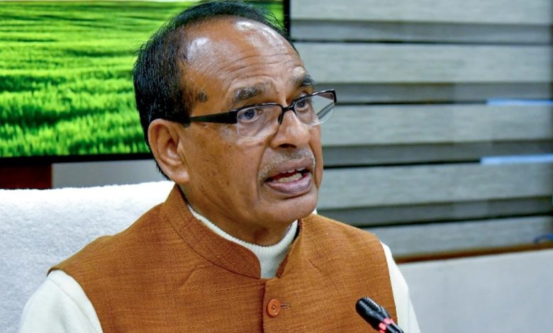 Politics : शिवराज सिँह चौहान... नजर भाजपा अध्यक्ष पद पर थी, अब बंगला भी खतरे में पड़ा...!<br>संजय सक्सेना 1 Screenshot 20251215 191825.Chrome28129