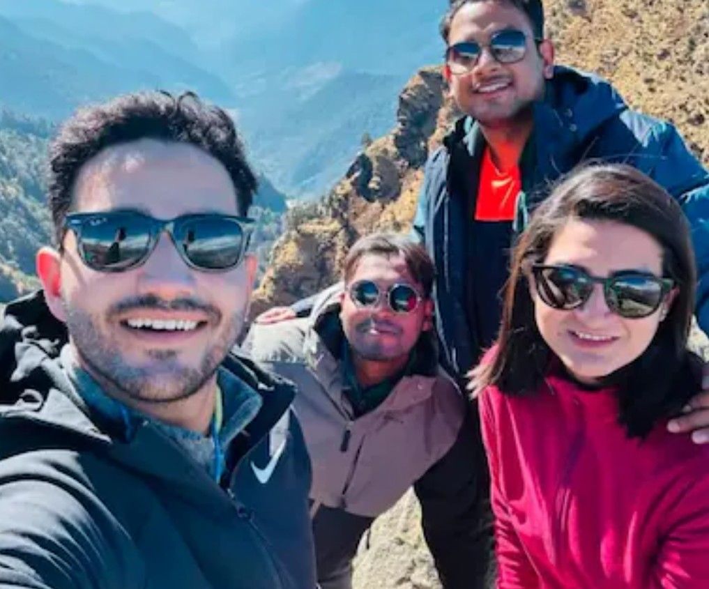 MP : शादी के बंधन में बंधे चर्चित आईएएस रवि कुमार सिहाग, हमसफर बनीं आईएएस इशिता राठी.. 3 screenshot 20251217 2206525883873925999438112