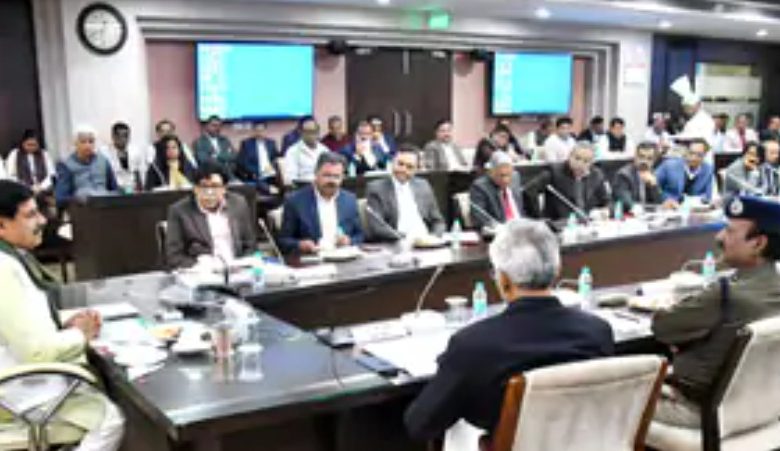 MP : सीएम की अफसरों को नसीहत, समय पर आएं दफ्तर:नए साल की संकल्प मीटिंग में कहा- अन्ना हजारे के काम से सीख लें, निरीक्षण करने जाएं 1 Screenshot 20260107 200148.Chrome28129