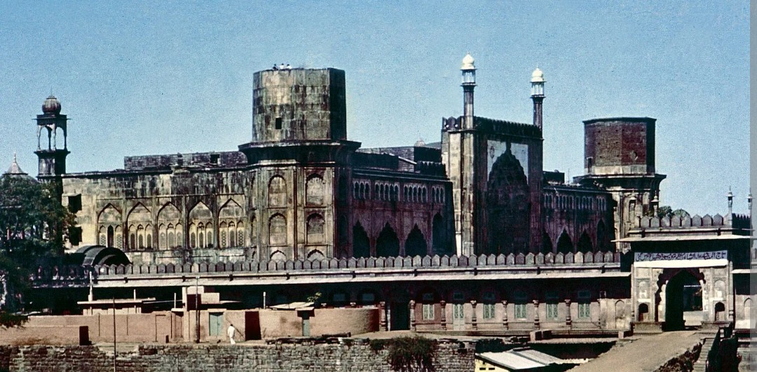 History of Bhopal : जब भोपाल की कानून-व्यवस्था ने पहरेदारी से पेशेवर अनुशासन की <br>ओर कदम बढ़ाए, भोपाल की कानून-व्यवस्था ने ओढ़ा नया लिबास 6 Screenshot 20260113 230840.Chrome28129