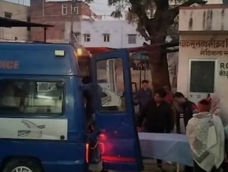 Accident: जयपुर के चाकसू में NH-52 पर हादसा, ट्रेलर में घुसी कार, महिला समेत 5 की मौत 6 Screenshot 20260214 154453.Chrome28129