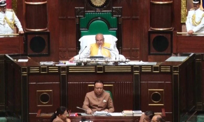 MP vidhansabha की कार्यवाही अनिश्चितकाल के लिए स्थगित, कांग्रेस विधायक ने विधानसभा में शीर्षासन किया 1 Screenshot 20260227 180620.WhatsApp28129