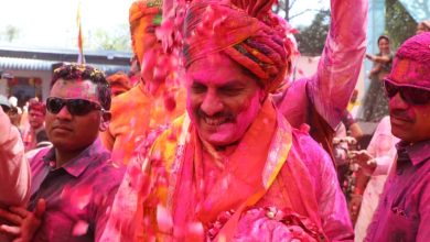 Holi : लैला ओ लैला पर महापौर...भीगे चुनर पर सांसद-विधायक का डांस, सीएम ने फूलों-गुलाल से खेली होली, शिवराज ने गाया फाग 4 IMG 20260304 WA0016
