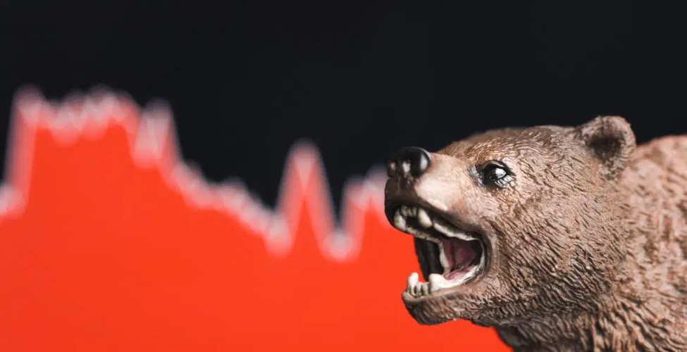 Market : 52-वीक लो के करीब पहुंचे ये 10 दिग्गज स्टॉक्स, गिरते बाजार में निवेश का मौका या बढ़ता रिस्क 6 Screenshot 20260321 194902.Chrome28129