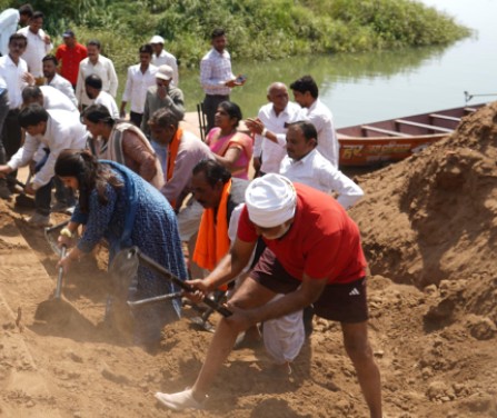 MP : जल गंगा संवर्धन अभियान के तहत प्रहलाद पटेल ने कीसंगम घाट पर स्वच्छता सेवा 1 Screenshot 20260323 135637.WhatsApp28129