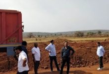 MP : भाजपा विधायक संजय पाठक की कंपनी ने रीवा में भी शुरू कर दी अवैध माइनिंग, जांच करने तहसीलदार और माइनिंग विभाग के अफसर पहुंचे 2 Screenshot 20260403 220539.Chrome28129