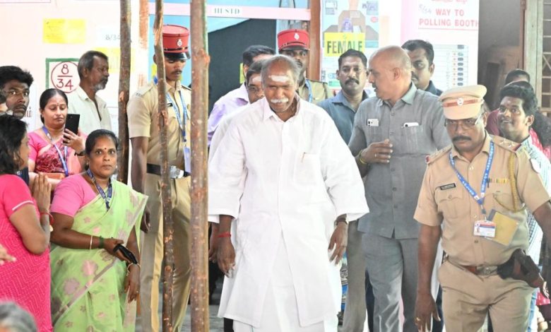 Voting : पुडुचेरी में कांग्रेस- भाजपा समर्थक भिड़े, एंटनी बोले- केरल में बीजेपी को कोई पसंद नहीं करता; हिमंता ने कामाख्या मंदिर में पूजा के बाद वोट डाला 1 Screenshot 20260409 160007.Chrome28129