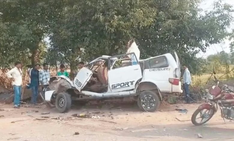 MP : नर्मदापुरम में टवेरा और ट्रैक्टर-ट्रॉली की टक्कर, 5 की मौत, 7 घायल 1 Screenshot 20260427 141212.Chrome28129