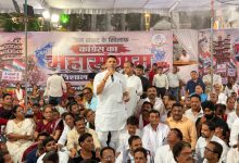 MP : पानी संकट को लेकर इंदौर मेंकांग्रेस का प्रदर्शन, खाली मटके-बोतलें लेकर पहुंचीं महिलाएं 3 IMG 20260526 WA0024