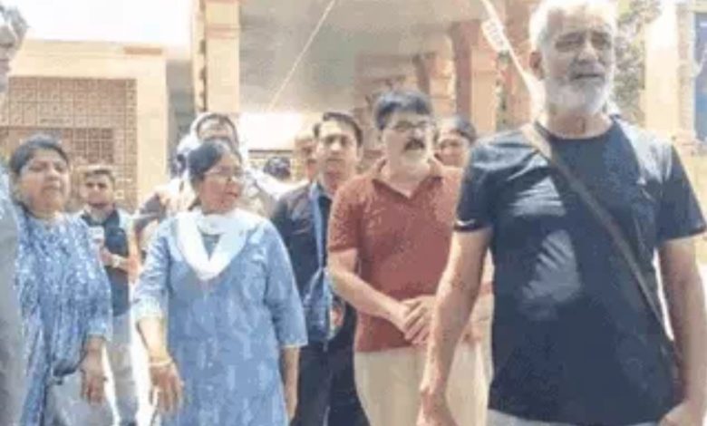 Bhopal : ट्विशा शर्मा आत्महत्या मामले में परिजनों ने किया मुख्यमंत्री निवास के सामने हंगामा 1 Screenshot 20260517 152848.Chrome28129