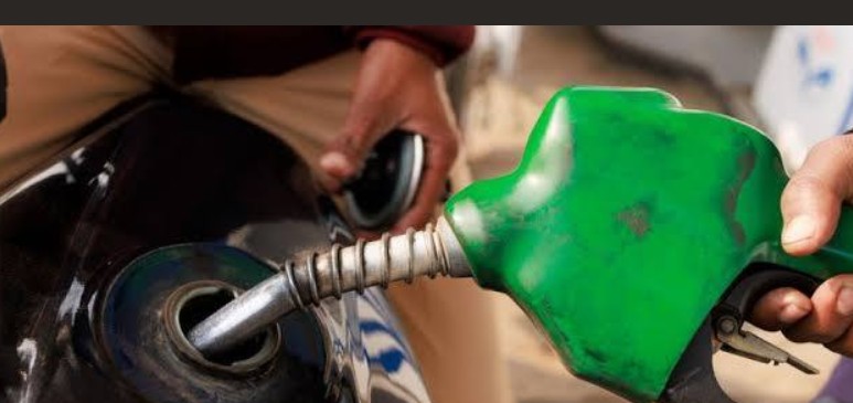 Price Hike: 10 दिन में चौथी बार बढ़े पेट्रोल-डीजल के दाम...भोपाल में 1 लीटर पेट्रोल 114.65 रुपए का 1 Screenshot 20260525 105939.Chrome28129