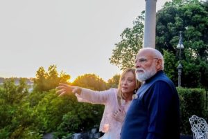 Itali : मोदी, मेलोनी और मेलोडी....कार में सफर, साथ में डिनर फिर गिफ्ट में मेलोडी... 4 screenshot 20260520 1149401476667334700649122