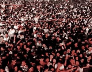 फिल्म ‘पेद्दी’ का प्रमोशन : भोपाल में गूंजी AR रहमान की आवाज करने, राम चरण और जाह्नवी कपूर को देखने भेल दशहरा मैदान पर उमड़े फैंस 5 screenshot 20260523 2202399063910846007116549