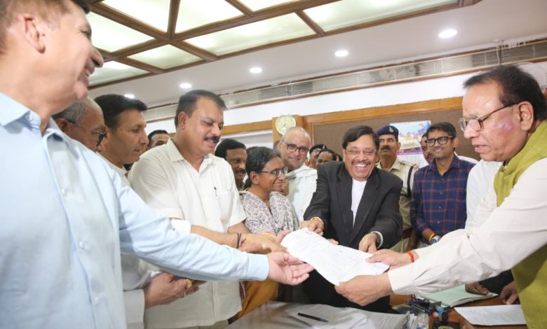 मीनाक्षी मीनाक्षी नटराजन ने बड़े नेताओं की मौजूदगी में नामांकन दाखिल किया, बीजेपी के तीसरे उम्मीदवार ने भी भरा पर्चा 1 IMG 20260608 WA0017