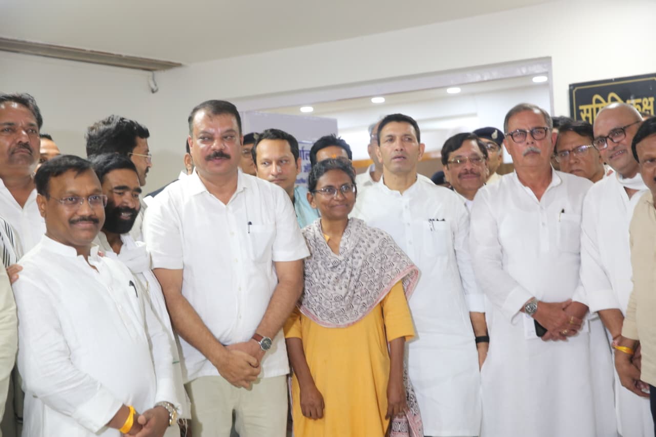कांग्रेस ने शुरू की बाड़ाबंदी, कर्नाटक या तेलंगाना भेजे जा सकते हैँ मध्य प्रदेश के कांग्रेस विधायक 6 IMG 20260608 WA0021