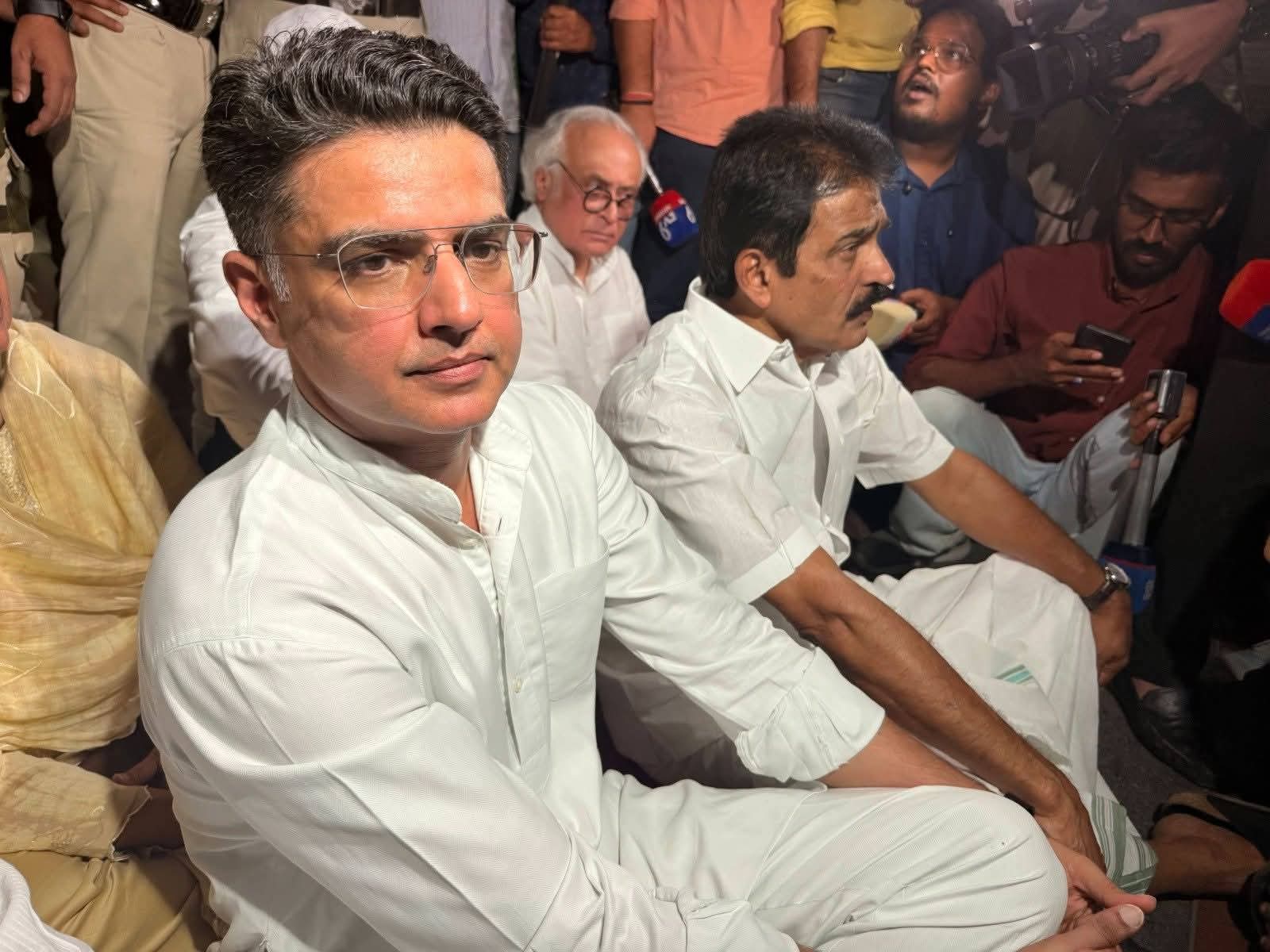 राज्यसभा चुनाव विवाद: नटराजन का नामांकन रद्द होने पर कांग्रेस का भोपाल से लेकर दिल्ली तक धरना, कल चुनाव आयोग से मुलाकात, अदालत जा सकता है मामला 10 IMG 20260609 WA0020