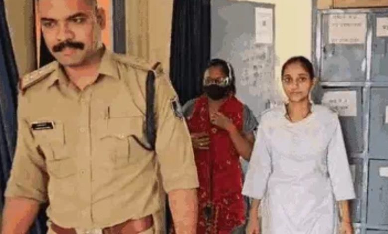 MP : ऑनलाइन गेम 'स्टार मेकर' में 35 लाख हारी बैंक कैशियर, ग्राहकों के खाते से चुराए 42 लाख; सास-ससुर, पति-बच्चों को कराई हवाई यात्रा 1 Screenshot 20260615 210535.Chrome28129