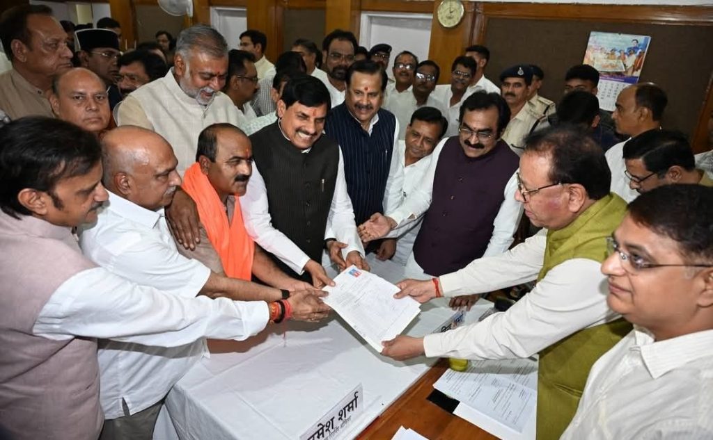 मीनाक्षी मीनाक्षी नटराजन ने बड़े नेताओं की मौजूदगी में नामांकन दाखिल किया, बीजेपी के तीसरे उम्मीदवार ने भी भरा पर्चा 2 screenshot 20260608 1647467449835063689738928