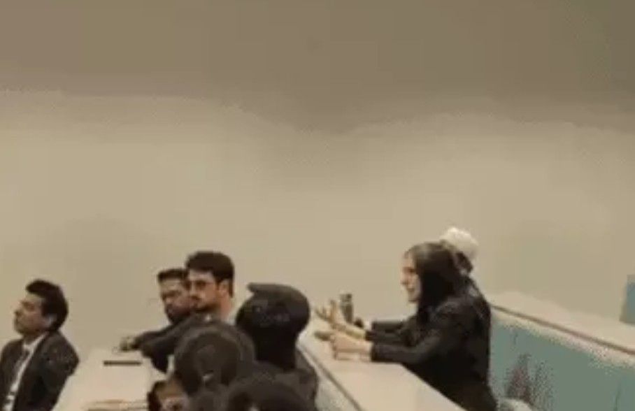 CJI सूर्यकांत के कार्यक्रम में सवाल पूछने से रोका गया, छात्र बोला- हमें सम्मान दीजिए, मॉडरेटर ने कहा- यह कार्यक्रम के विषय से जुड़ा नहीं 2 screenshot 20260615 1100242646365806991652056