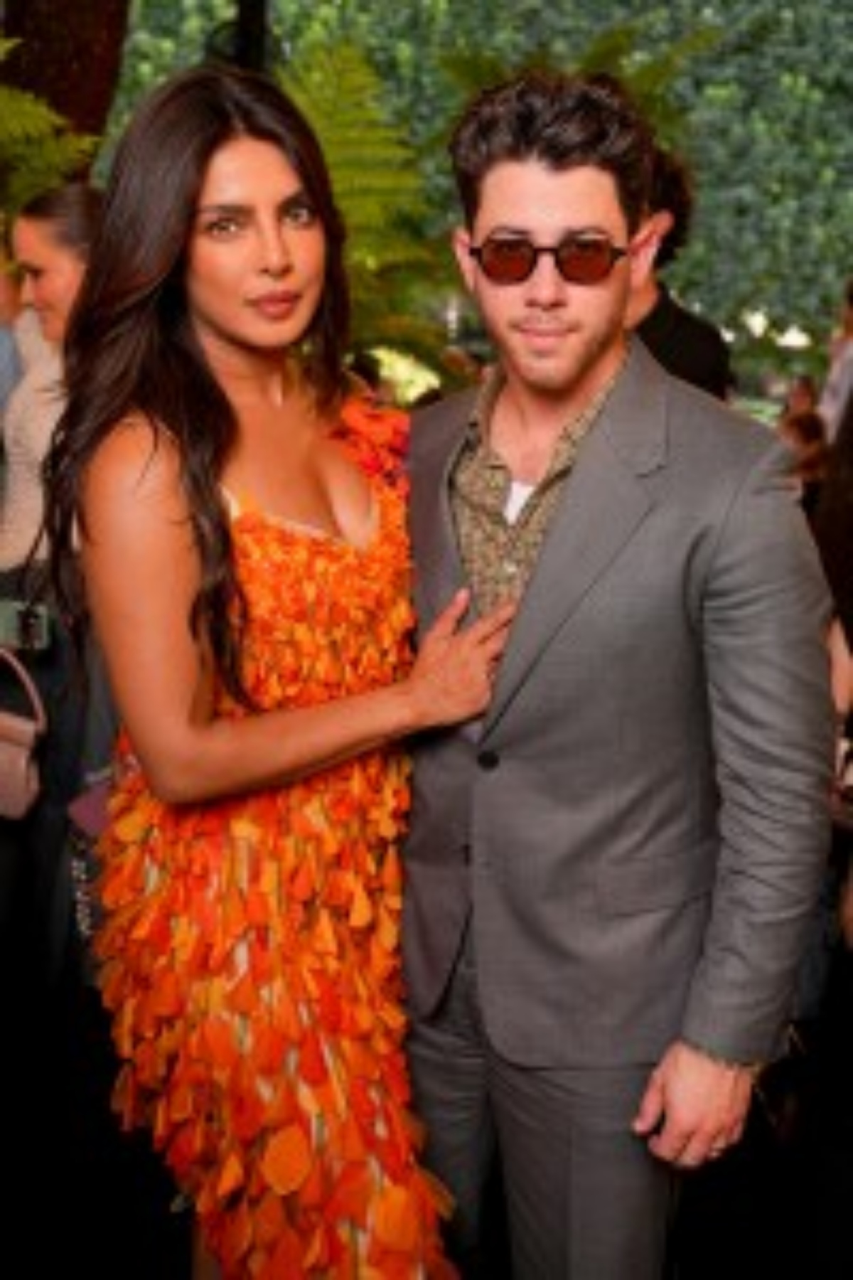priyanka nick jonas dior photosd e5eaa4