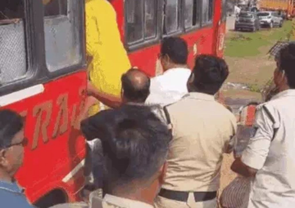 दतिया उपचुनाव: भाजपा में बगावत के बीच धारा 163 लागू, नरोत्तम मिश्रा ने समर्थकों से कहा- सड़कें जाम न करें 4 screenshot 20260711 1238023770368272360463511