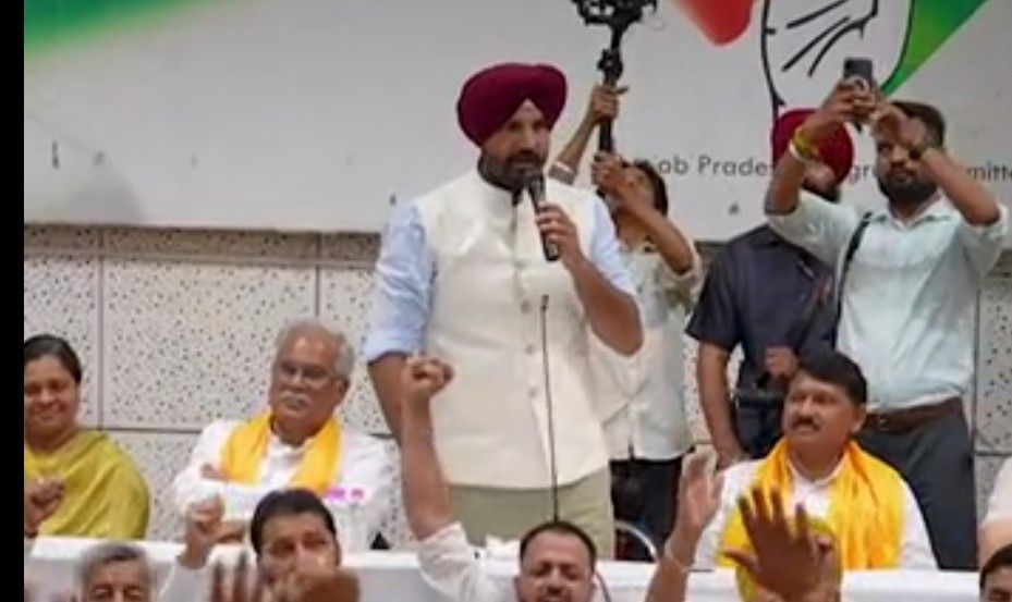 पंजाब कांग्रेस में नेतृत्व को लेकर हलचल, राहुल गांधी ने भूपेश बघेल को किया तलब; चन्नी ने बुलाई अहम बैठक 2 screenshot 20260714 235931835656477746435285