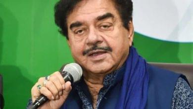 TMC में दरार की अटकलों के बीच शत्रुघ्न सिन्हा ने कहा- ममता और पार्टी के साथ खड़ा रहना मेरा फर्ज 22 Screenshot 20260611 161700.Chrome28129